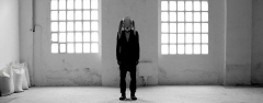 alone1-1
